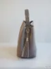 Bilde av ELISABETH SKINNVESKE, DARK TAUPE