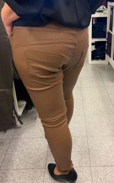 Bilde av IMMITERT SKINNBUKSE