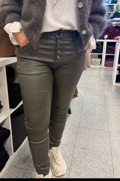 Bilde av IMMITERT SKINNBUKSE