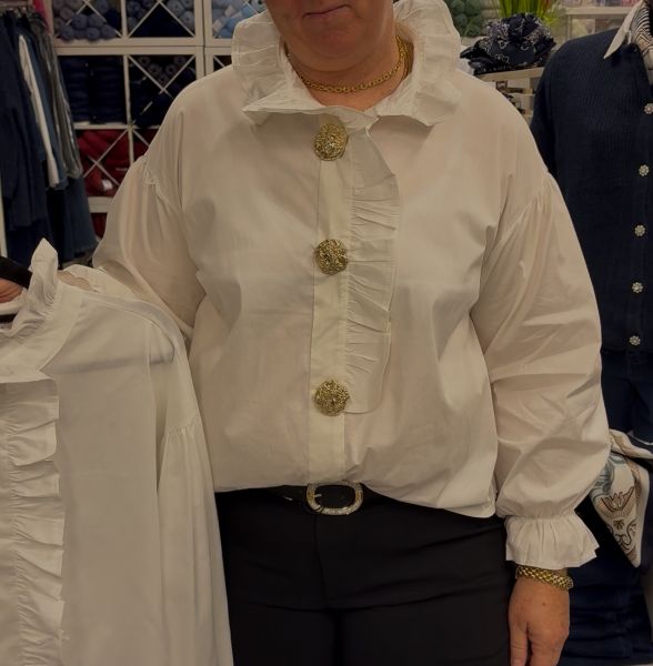 Bilde av SKJORTE MED VOLANGER OG STORE AVTAGBARE KNAPPER
