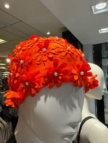 Kjøp RETRO BADEHETTE M/ BLOMSTER - ORANSJE - Bibba - Dame