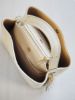 Bilde av ELISABETH SKINNVESKE, BEIGE