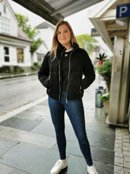 Bilde av JDYLEXA VATTERT CORD JAKKE - SVART