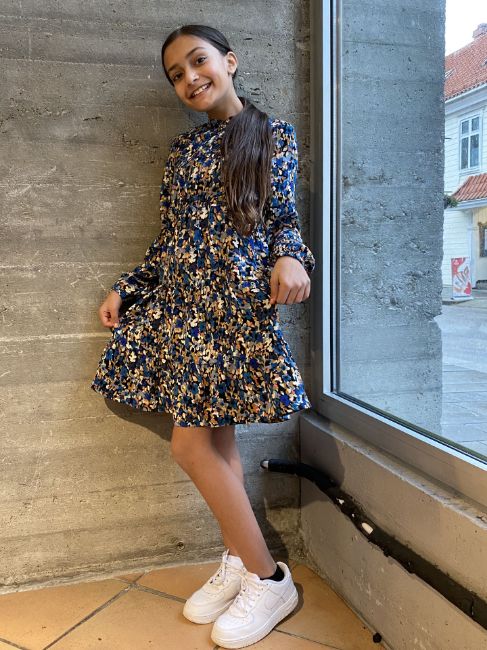 Bilde av KONHOLLY  KJOLE - SVART