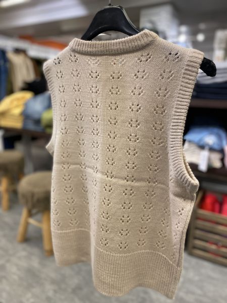 Bilde av ONLASTRALA STRIKKET VEST - BEIGE