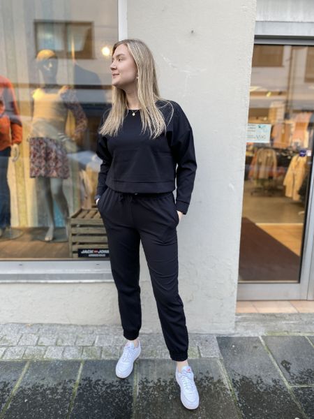 Bilde av ONLSVEA JOGGEBUKSE - SVART