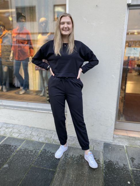 Bilde av ONLSVEA JOGGEBUKSE - SVART