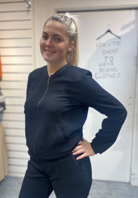 Bilde av ONLVIC BOMBER JAKKE - SVART