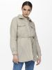 Bilde av ONLJENNA VATTERT JAKKE MED BELTE - BEIGE / SILVER LINNING